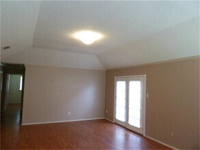 8410 Grand Knolls Dr in Houston, TX - Building Photo - Building Photo