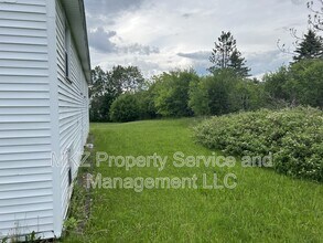 51 Glenwood Dr in Bangor, ME - Building Photo - Building Photo