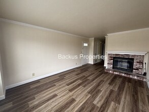 1054 Padre Dr in Salinas, CA - Building Photo - Building Photo