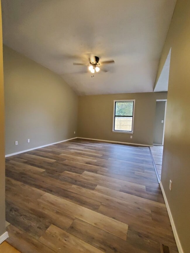 3063 W Webster St in Springfield, MO - Building Photo - Building Photo