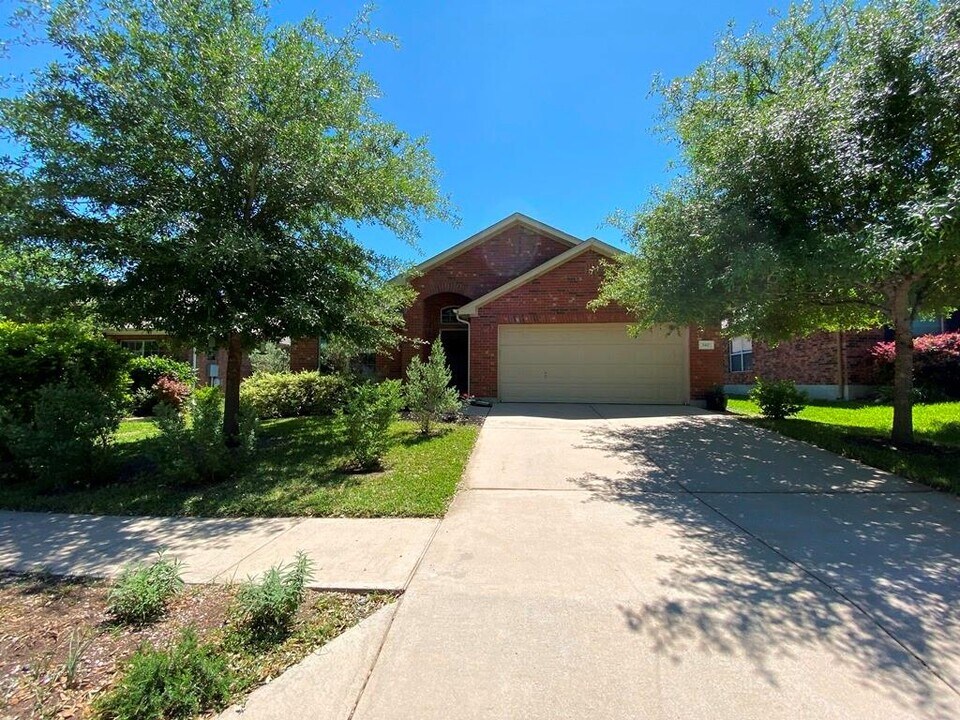 140 Stone Crest Blvd in Buda, TX - Building Photo