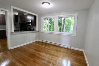 94 E Cottage St, Unit 2 in Boston, MA - Building Photo - Building Photo