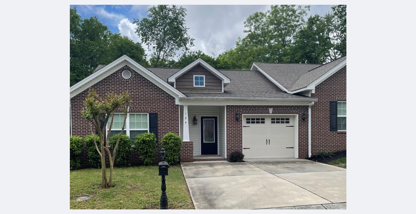 124 Emmyllie Ct NE in Cleveland, TN - Building Photo