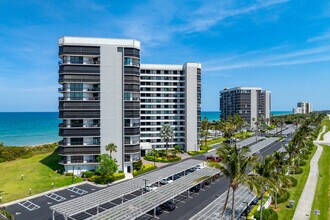 Island Dunes Oceanside II in Jensen Beach, FL - Building Photo - Building Photo