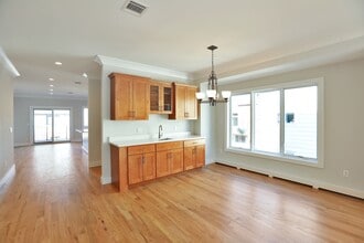 463 Roff Ave in Palisades Park, NJ - Building Photo - Building Photo