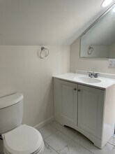 50 Lyng St, Unit 2 A in Dartmouth, MA - Building Photo - Building Photo