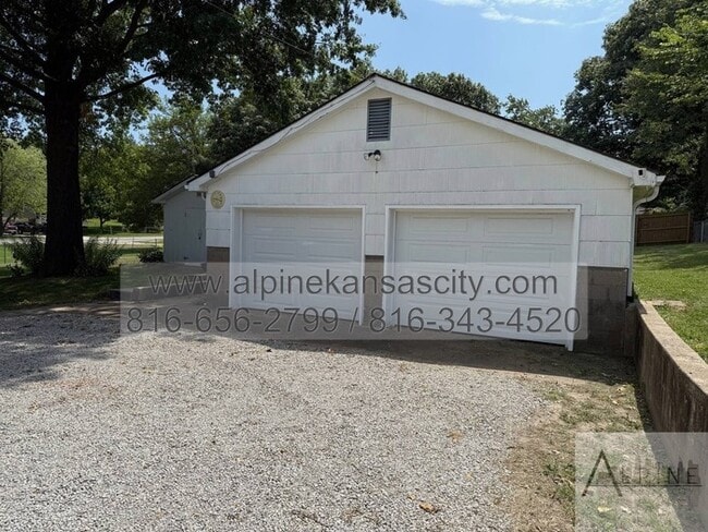805 NE 72nd St in Kansas City, MO - Building Photo - Building Photo