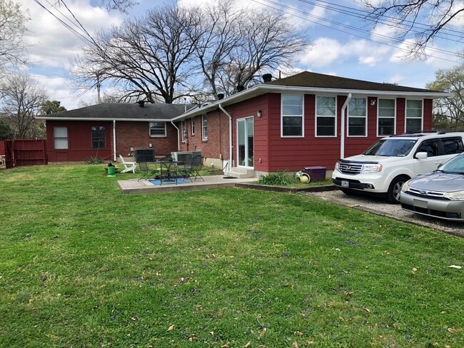 property at 1579 Woodmont Blvd