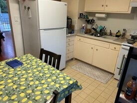 1220 Detroit Ave, Unit 3 in Concord, CA - Building Photo