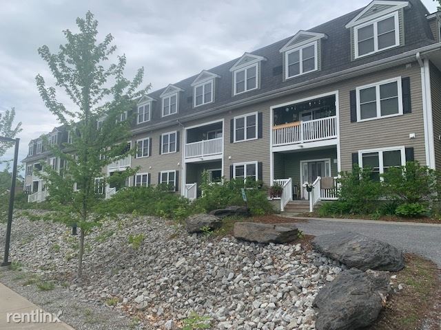 62 Lincoln St in Essex, VT - Building Photo - Building Photo