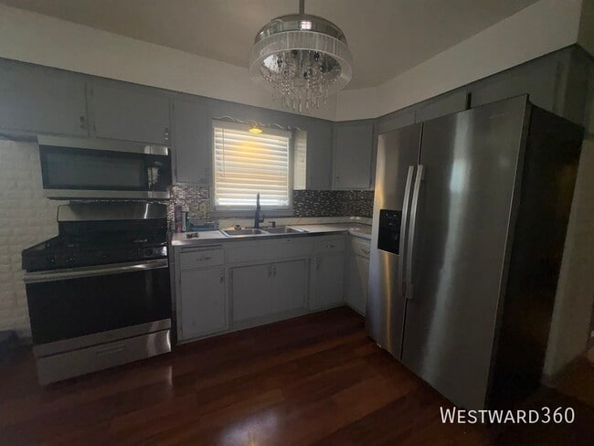 13820 S Tracy Ave in Riverdale, IL - Building Photo - Building Photo