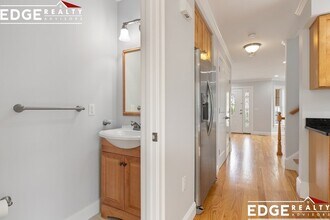 58 Holton St, Unit 1 in Boston, MA - Foto de edificio - Building Photo