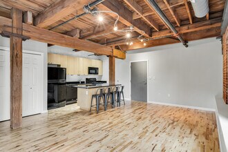 210 Broadway, Unit A-205 in Everett, MA - Building Photo - Building Photo