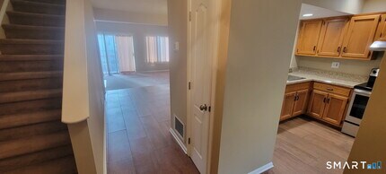 166 Old Brookfield Rd in Danbury, CT - Building Photo - Building Photo