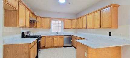 175-177 Manchester Pl, Unit Fl2 in Newark, NJ - Building Photo - Building Photo