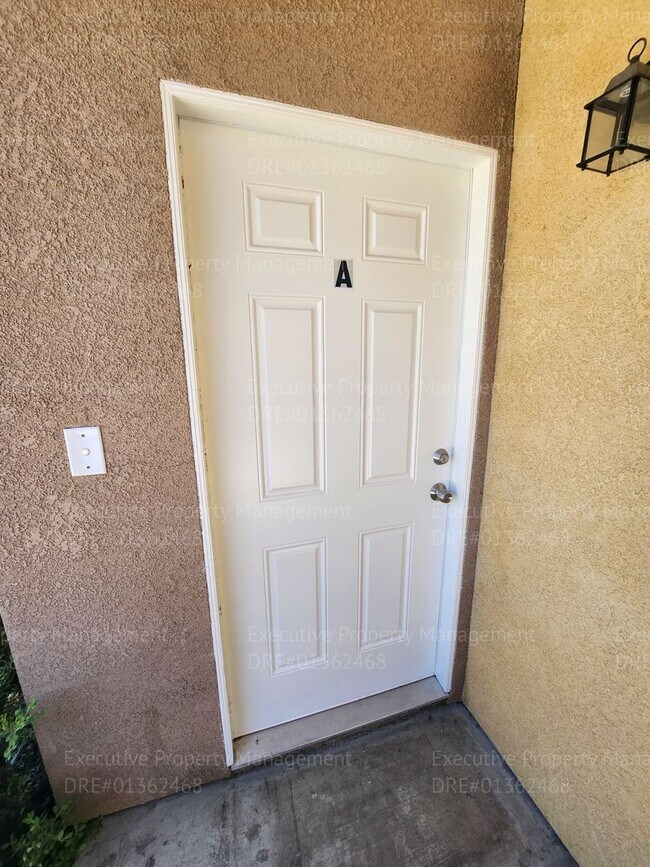 3275 Chester Ln in Bakersfield, CA - Building Photo - Building Photo