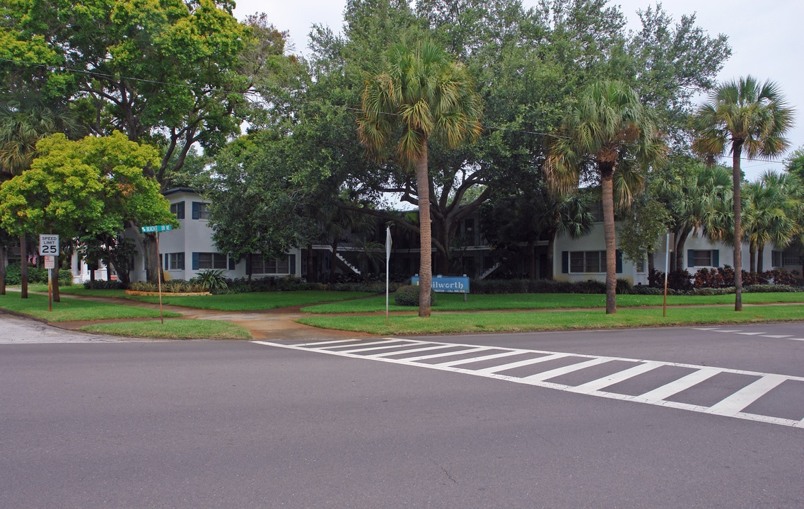 Kenilworth in St. Petersburg, FL - Building Photo