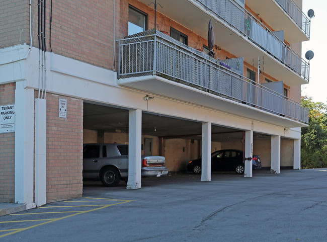 Collete Apartments in Hamilton, ON - Building Photo - Building Photo