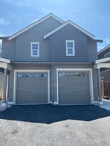 61534 SE Lucia St in Bend, OR - Building Photo