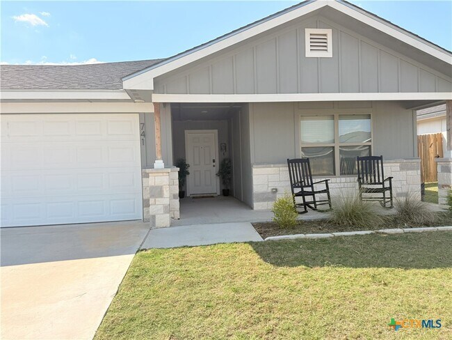 741 Freedom Cir in Nolanville, TX - Building Photo - Building Photo