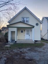116 N Clay St in Zelienople, PA - Foto de edificio - Building Photo