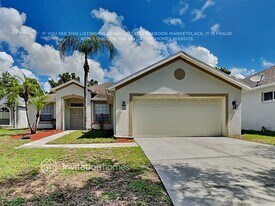 10020 Cannon Dr in Riverview, FL - Building Photo