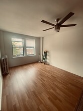 3934 N Clarendon Ave, Unit 203 in Chicago, IL - Building Photo - Building Photo