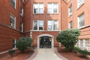 514 W Aldine Ave, Unit J07P in Chicago, IL - Building Photo