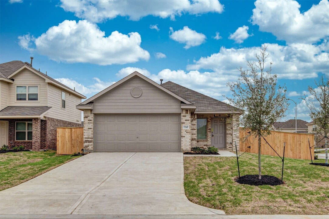 7347 Greenbriar Cayon Ln in Katy, TX - Building Photo