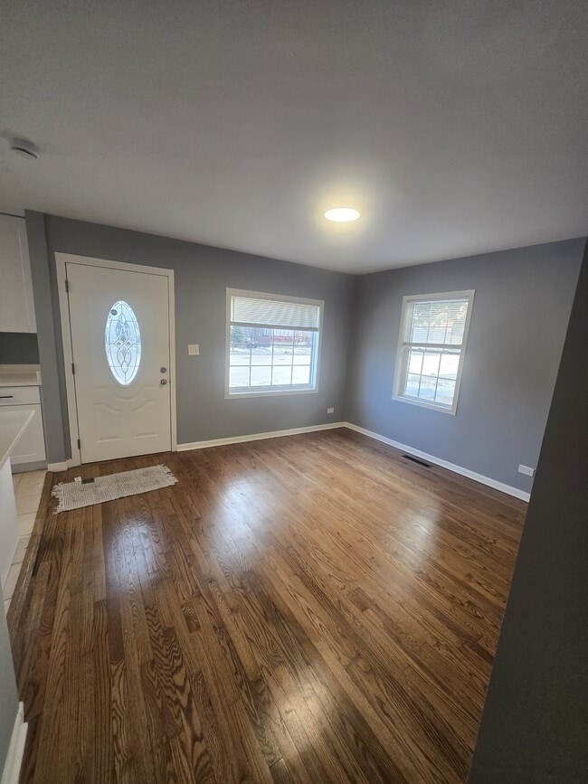 22 N Lewis Ave in Waukegan, IL - Building Photo - Building Photo