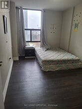 17 Knightsbridge Rd in Brampton, ON - Building Photo - Building Photo