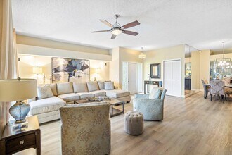 5070 Lake Catalina Dr in Boca Raton, FL - Building Photo - Building Photo