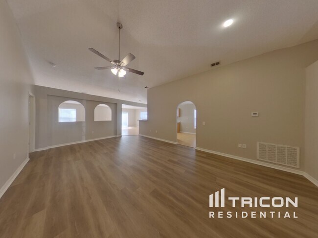 1080 Amanda Kay Cir in Sanford, FL - Building Photo - Building Photo
