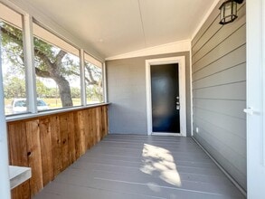 668 Creekside Dr in Canyon Lake, TX - Building Photo - Building Photo