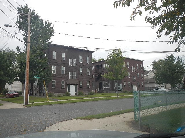 40-42 High St in Chicopee, MA - Building Photo