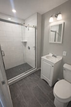 110 West St in Bristol, CT - Foto de edificio - Building Photo