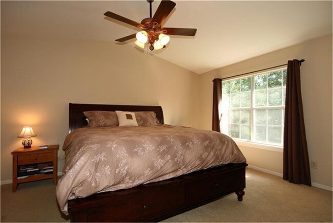 property at 7 Thrush Grove Pl