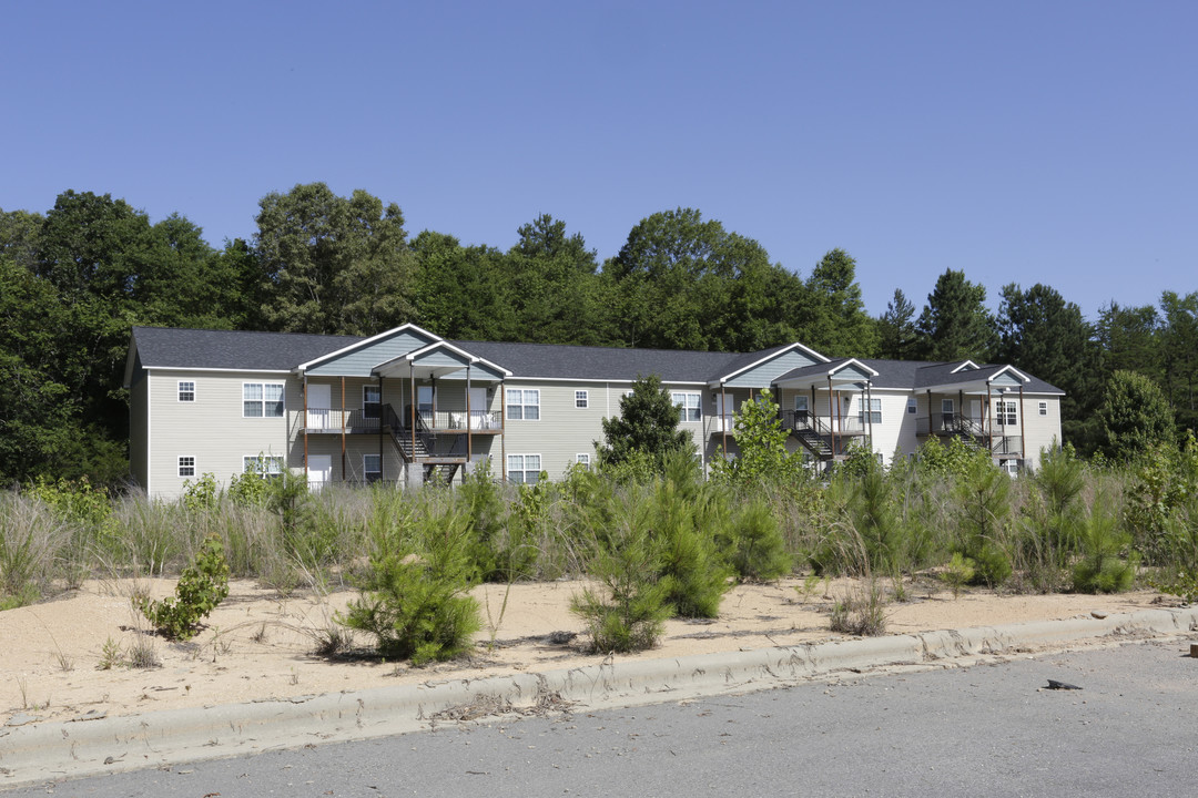 873 N Main St in Clover, SC - Building Photo