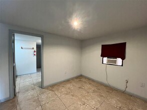 2211 Schweikhardt St in Houston, TX - Building Photo - Building Photo