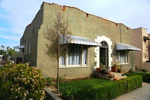 3355 1/2 Descanso Dr, Unit 3355 half in Los Angeles, CA - Building Photo