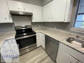 300 Robinson Loop in Richmond Hill, GA - Building Photo - Building Photo