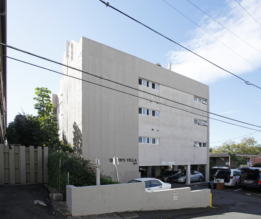 Queen's Villa in Honolulu, HI - Building Photo