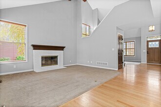 9039 Brentwood Trl in Woodbury, MN - Foto de edificio - Building Photo