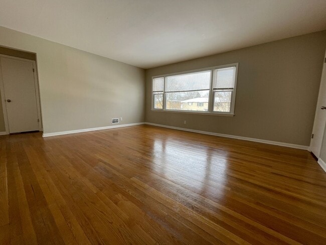 8129 W Villard Ave in Milwaukee, WI - Building Photo - Building Photo