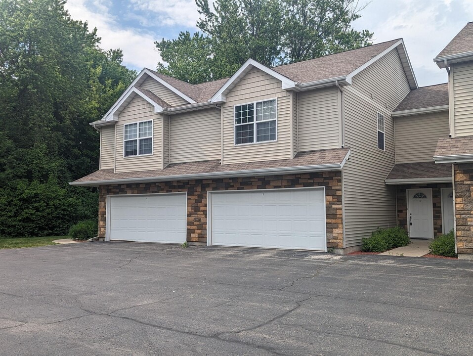 3540 St Anthony Way in Rockford, IL - Building Photo