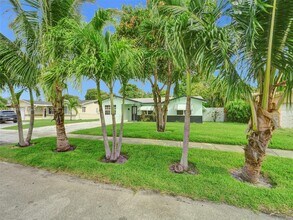 221 NE 31st St in Pompano Beach, FL - Building Photo - Building Photo