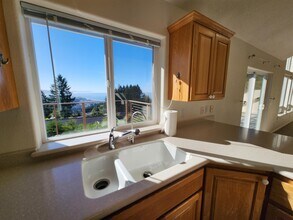 97671 Marina Heights Loop in Brookings, OR - Foto de edificio - Building Photo