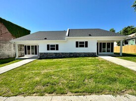 68 W 1st Ave in Alberta, VA - Building Photo