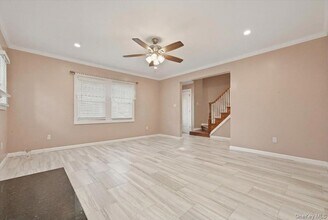 18 Durham Rd in New Hyde Park, NY - Building Photo - Building Photo