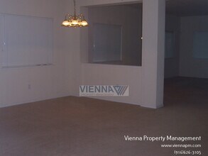 1994 Expedition Way in Sacramento, CA - Building Photo - Building Photo